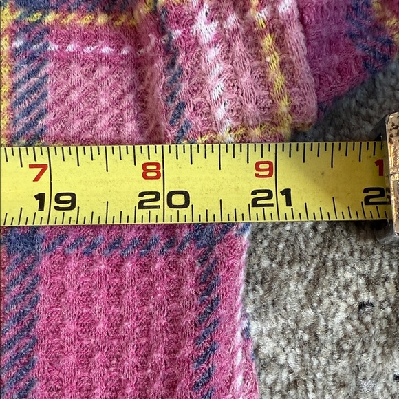 Cato Plaid V-Neck Long Sleeve Top - Picture 6 of 7